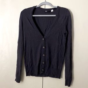 ✨BDG✨ Button Sweater Plum